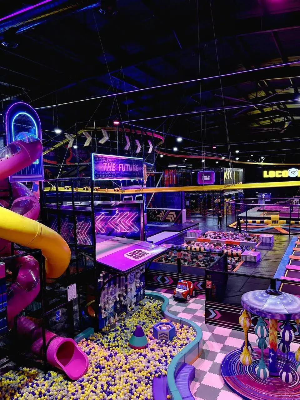 Automat do boksu z tarczą do uderzeń