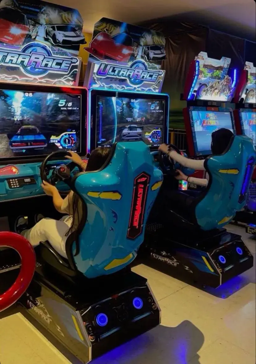 Rząd realistycznych symulatorów samochodów i motocykli